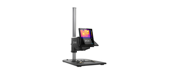 Caméra de test de composants électroniques sur banc d'essai FLIR ETS320